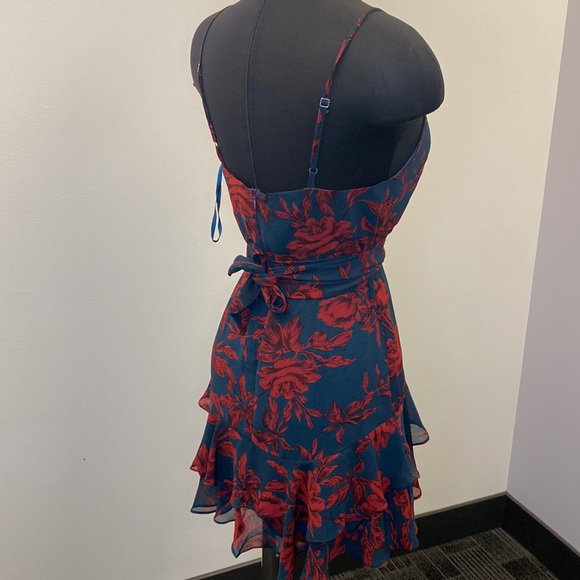 NWOT KERRY LAYERED RUFFLE CAMI STRAP DRESS FOREST GREEN/RED Small / 8 - Picture 3 of 15